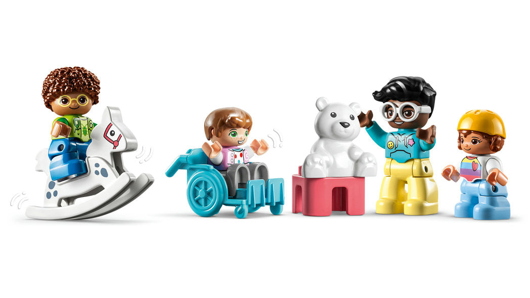 Lego Duplo - Life At The Day Care Centre