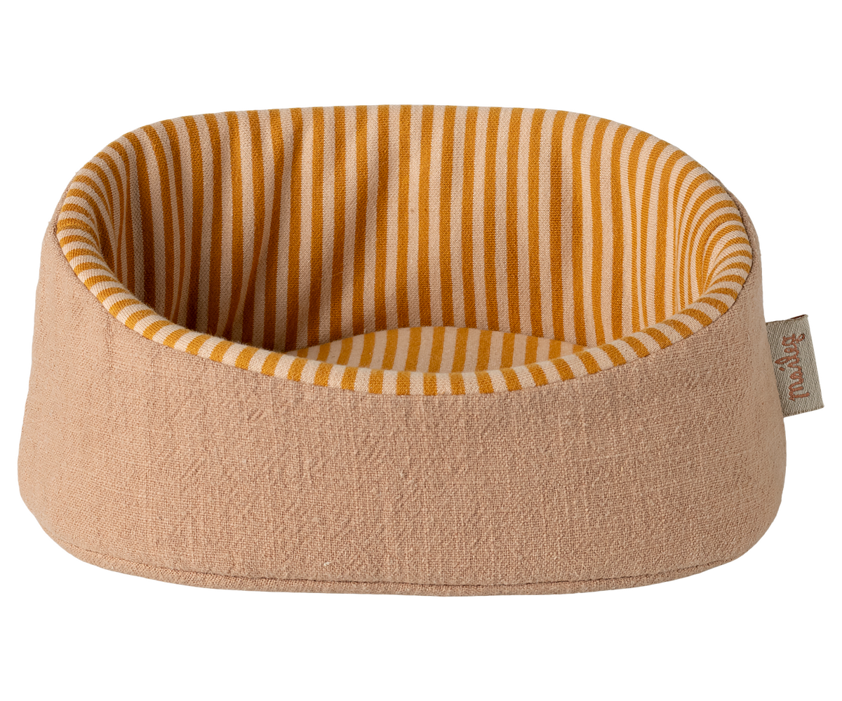 Maileg Pet Basket Powder