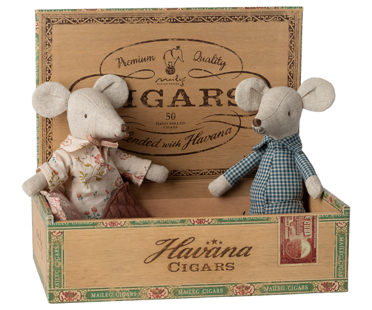Maileg Grandma and grandpa mice in cigarbox