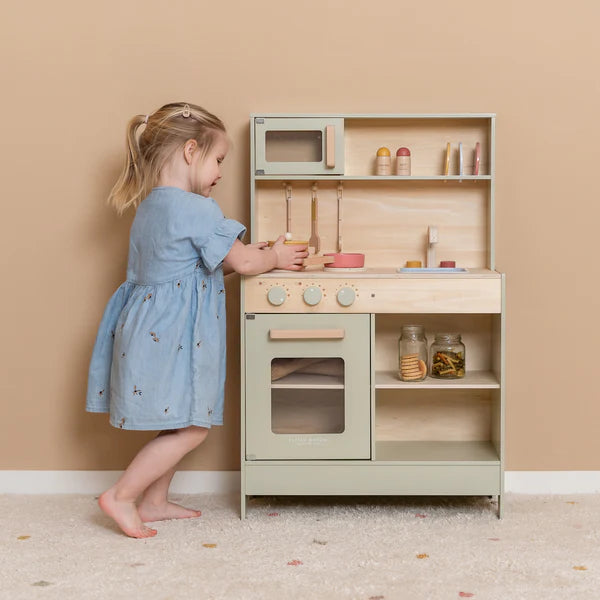 Play Kitchens, Pretend Food and Shops