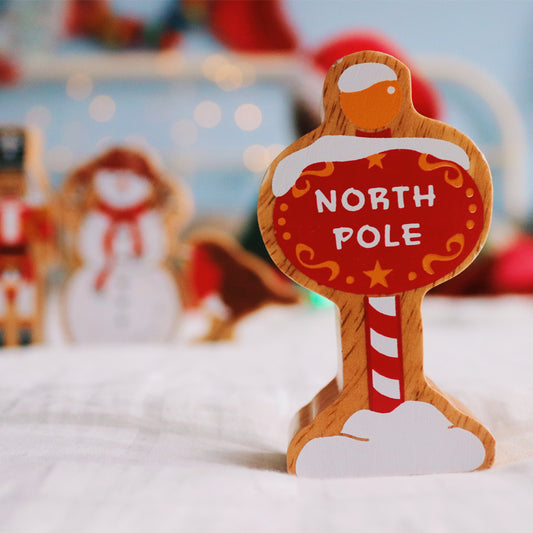 Lanka Kade North Pole Wooden Figure