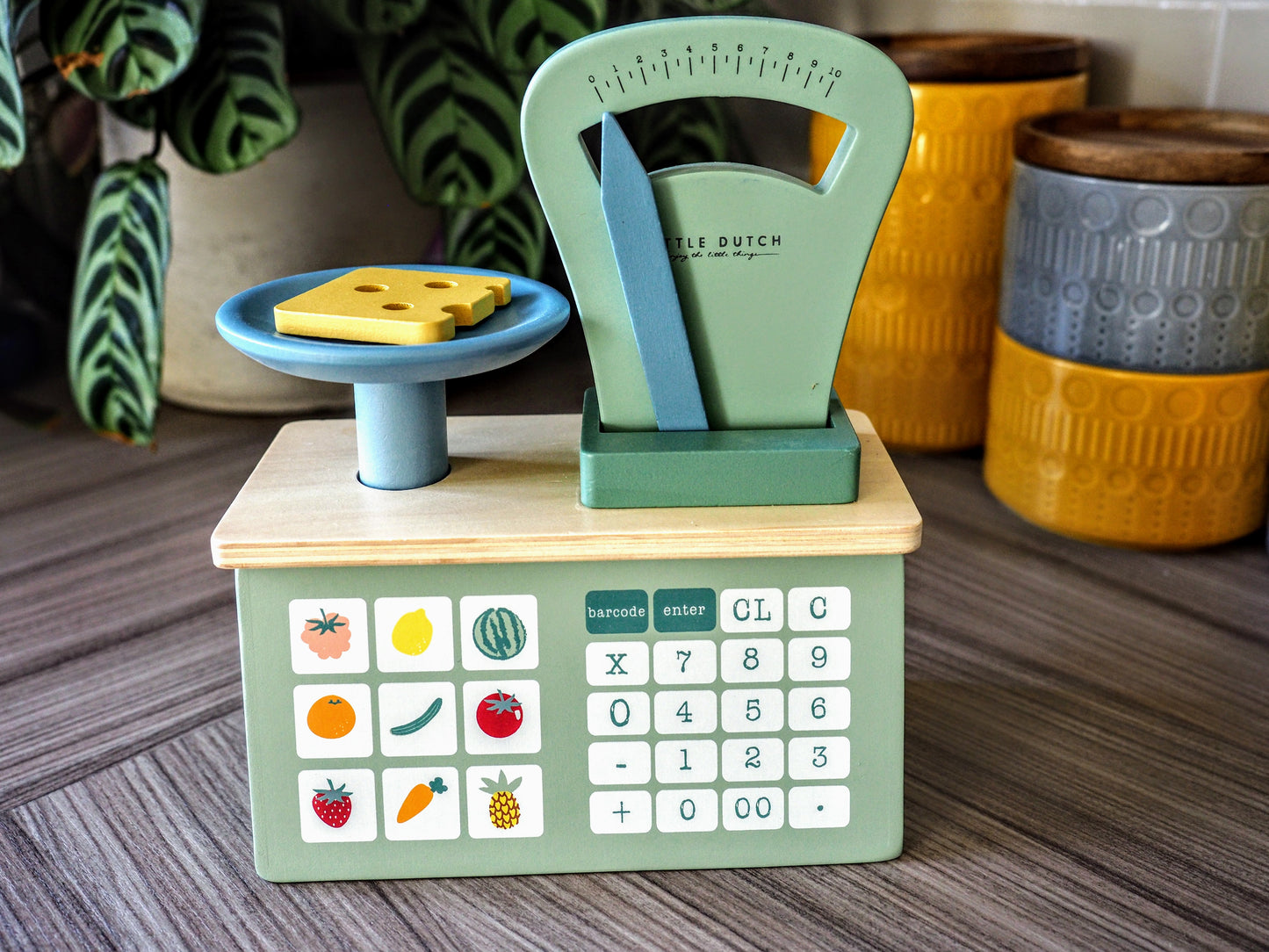 Little Dutch Wooden Scales